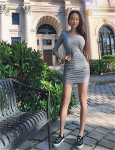 农场主的三个女儿第1集免费观看-宝宝我们在楼梯里面做好吗